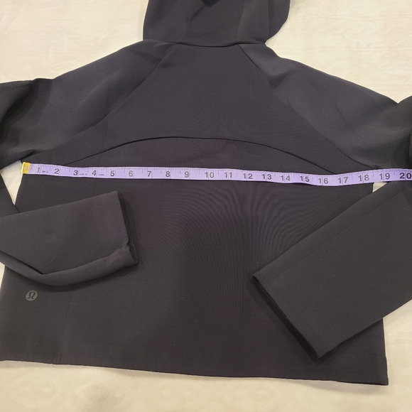 COPY - Lululemon cropped hoodie - Picture 6 of 8